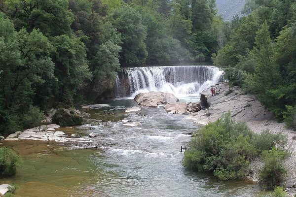 Cascade_saint_laurent_le_minier-1-qltk5h8zw8p0wq29mmkvxwzv182fd3vt5wzg3wal5s