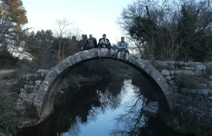 Pont-qltfx7e9yb0xgkqk1ojluv8zghlbf4lcta5yf3abo4