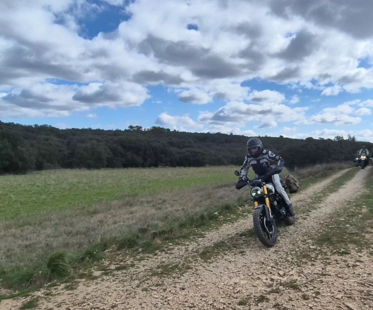 Rando-Trail-Triumph-Les-Berges-du-Gardon-10-Grand-1300x1080