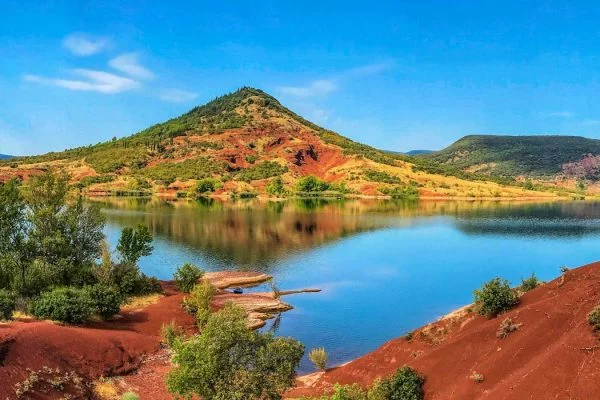 visiter-lac-salagou-qltk60zlvrg1oj9lfd41wa0jibd4ur268mon6phbj4